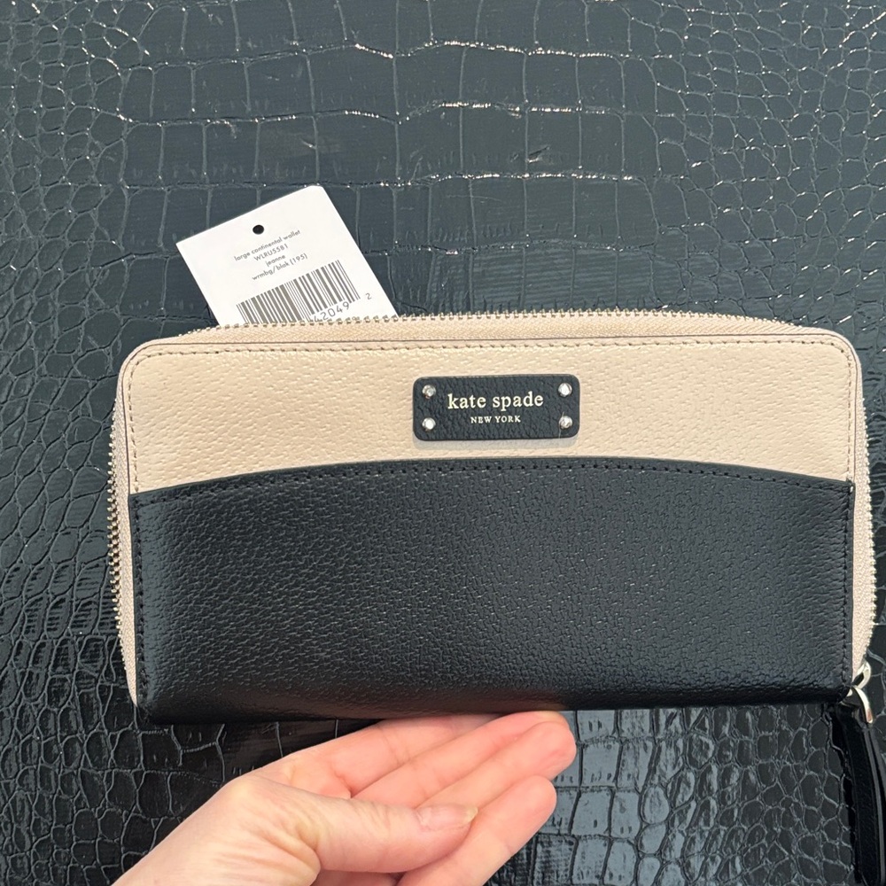 Kate Spade Black and Cream Zip Wallet